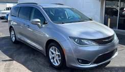 2017 Chrysler Pacifica Touring L FWD