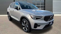 2025 Volvo XC40 B5 Plus Dark Theme