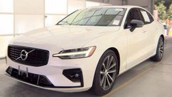 2022 Volvo S60 B5 Momentum