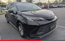2024 Toyota Sienna LE 8-Passenger
