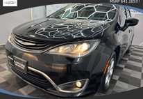 2017 Chrysler Pacifica Hybrid Touring Plus