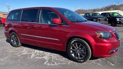 2016 Chrysler Town and Country S