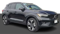 2025 Volvo XC40 B5 Ultra Dark Theme