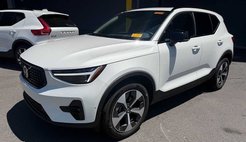 2026 Volvo XC40 B5 Plus