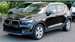 2022 Volvo XC40 T5 Momentum