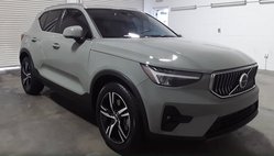 2023 Volvo XC40 B5 Plus Bright Theme