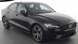 2023 Volvo S60 Recharge T8 Plus Black Edition