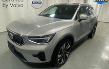 2025 Volvo XC40 B5 Plus Bright Theme