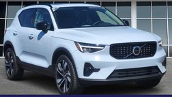 2024 Volvo XC40 B5 Plus Dark Theme