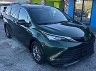 2022 Toyota Sienna LE 8-Passenger