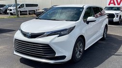 2024 Toyota Sienna LE 8-Passenger