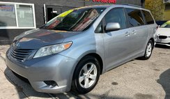 2017 Toyota Sienna LE 8-Passenger