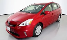 2013 Toyota Prius v Five