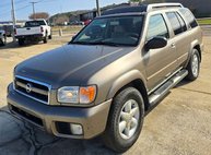 2002 Nissan Pathfinder SE 2WD