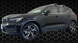 2023 Volvo XC40 B5 Plus Bright Theme