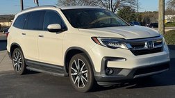 2019 Honda Pilot Touring w/Rear Captain's Chairs
