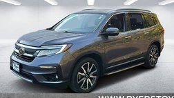 2019 Honda Pilot Touring w/Rear Captain's Chairs