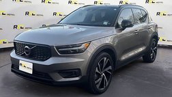 2022 Volvo XC40 T5 R-Design