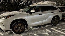 2023 Toyota Highlander Hybrid Bronze Edition