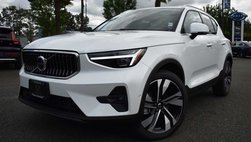 2024 Volvo XC40 B5 Ultimate Bright Theme