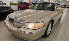 2010 Lincoln Town Car Signature Limited