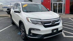 2019 Honda Pilot Touring w/Rear Captain's Chairs