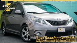 2014 Toyota Sienna SE 8-Passenger