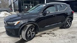 2025 Volvo XC40 B5 Core Bright Theme