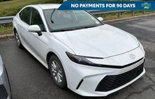 2025 Toyota Camry LE FWD