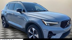 2024 Volvo XC40 B5 Plus Dark Theme