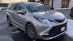 2021 Toyota Sienna LE 8-Passenger