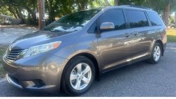 2014 Toyota Sienna LE
