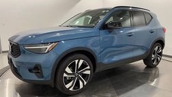 2024 Volvo XC40 B5 Ultimate Dark Theme