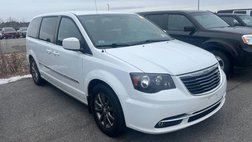 2016 Chrysler Town and Country S