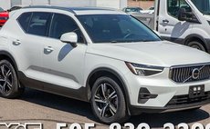 2023 Volvo XC40 B5 Plus Bright Theme
