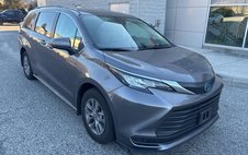 2023 Toyota Sienna LE 8-Passenger