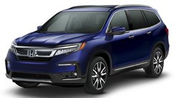 2019 Honda Pilot Touring w/Rear Captain's Chairs