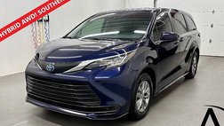 2022 Toyota Sienna LE 8-Passenger