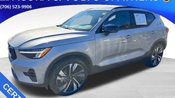 2025 Volvo XC40 B5 Plus Dark Theme