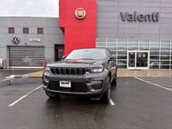 2023 Jeep Grand Cherokee Base