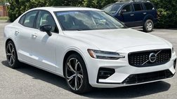 2024 Volvo S60 B5 Plus Dark Theme