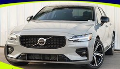 2024 Volvo S60 B5 Plus Dark Theme