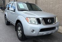 2008 Nissan Pathfinder SE