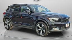 2025 Volvo XC40 B5 Plus Dark Theme