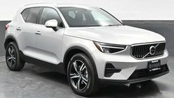 2025 Volvo XC40 B5 Core Bright Theme