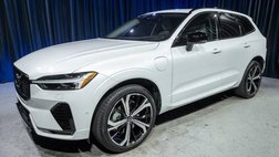 2024 Volvo XC60 Recharge T8 Ultimate Dark Theme