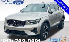 2023 Volvo XC40 B5 Ultimate Bright Theme