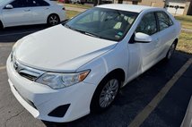 2013 Toyota Camry LE 4D Sedan