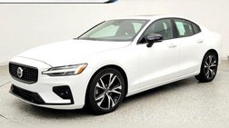2023 Volvo S60 B5 Core Dark Theme