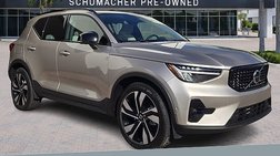 2023 Volvo XC40 B5 Plus Dark Theme